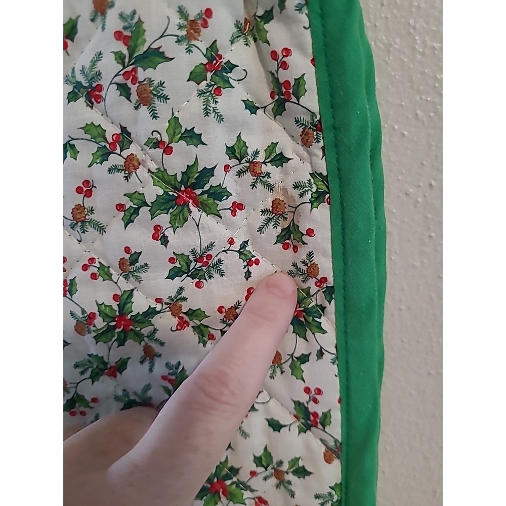 Vtg Christmas Table Runner Handmade Machine Quilted 91"X16.25" Green Red Holly - Picture 4 of 8